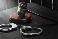 How can criminal lawyers in Dubai assist with criminal defense cases?